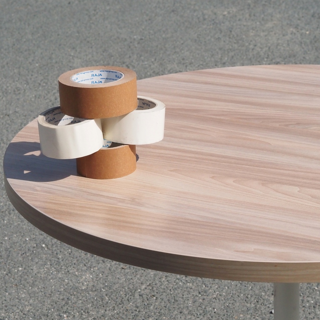 Round table 'Paddle' by Benoit Deneufbourg for Cruso (ø 90 cm) - Various colors