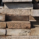 Bevelled red granite slabs with flamed finish (from 2,9 to 3,2 cm thick) - Sold per pallet