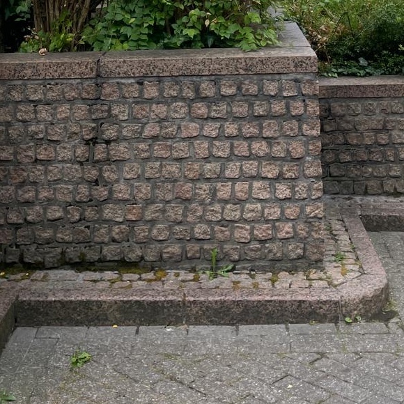 Pink granite curbstones (± 8 cm thick) - Sold per m2