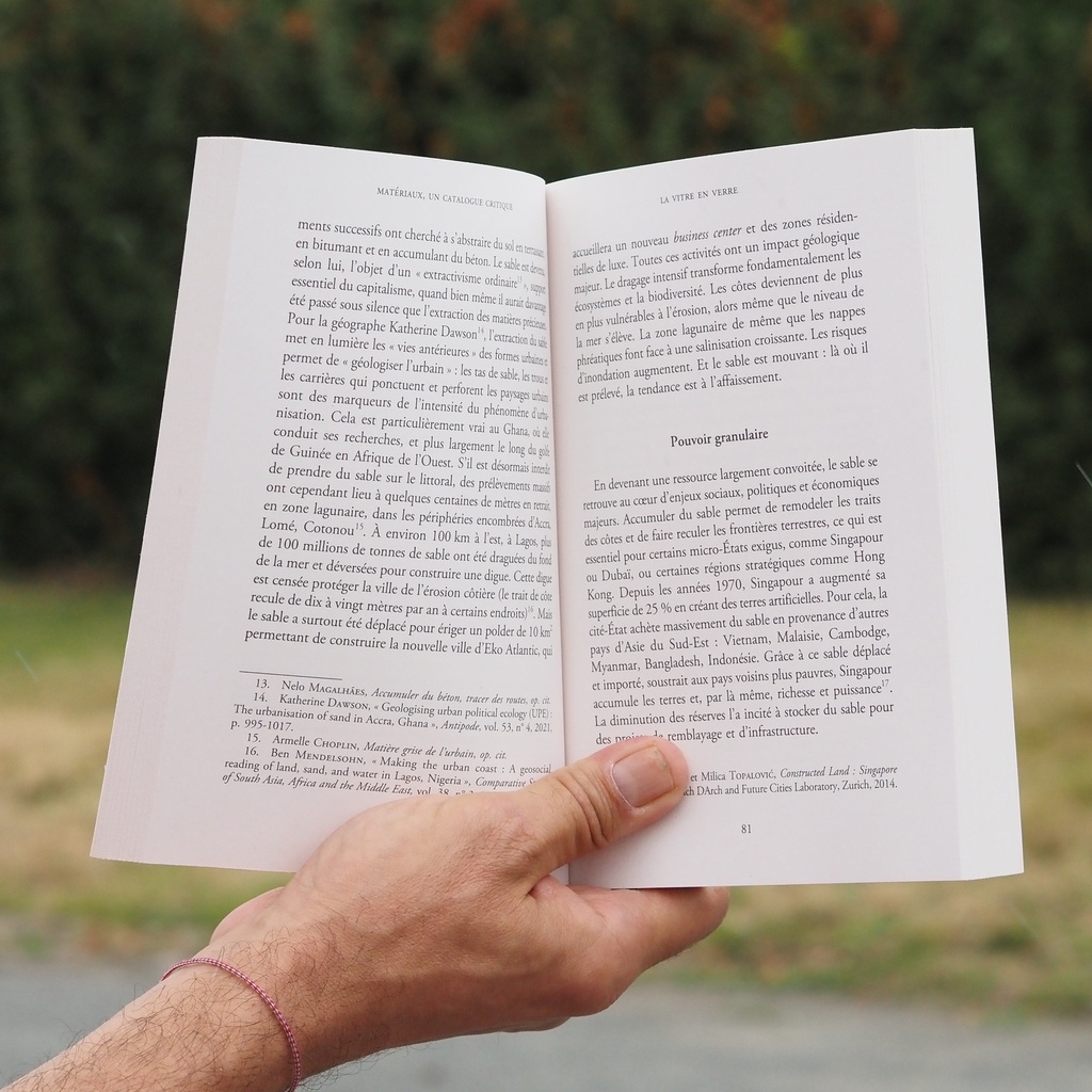 Book 'Matériaux, un catalogue critique - construire le monde autrement' by CHOPLIN/SIMAY