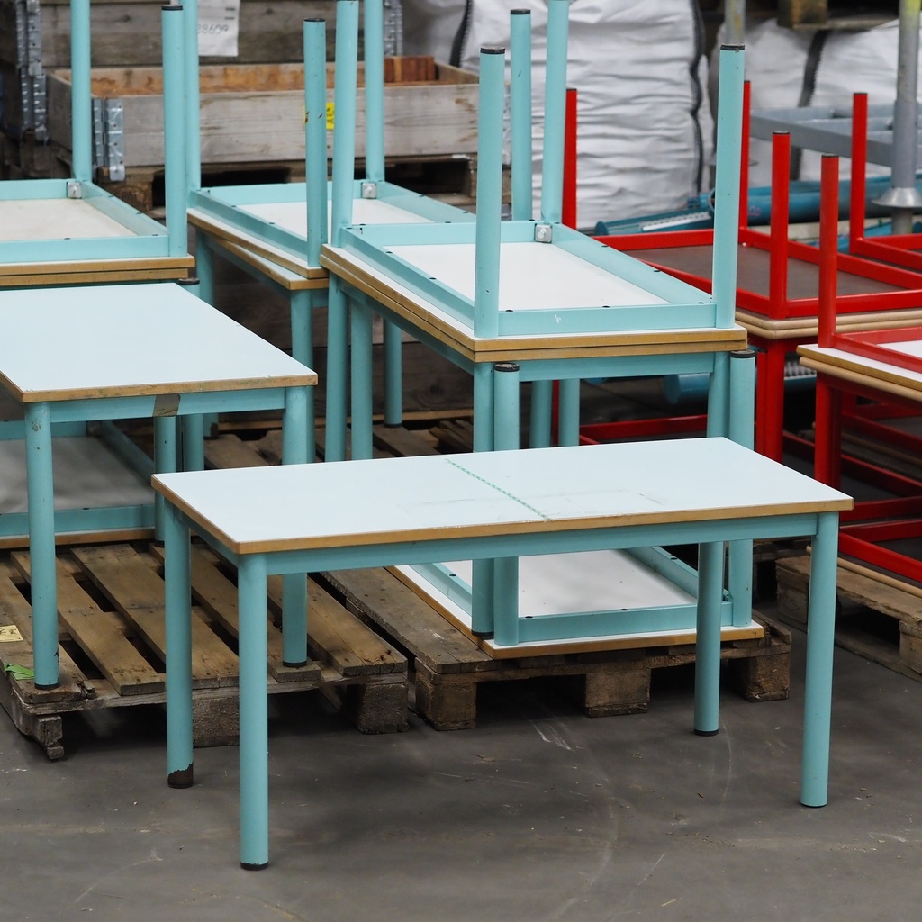 School table with laminated tabletop and lacquered steel legs (H. 61 cm)