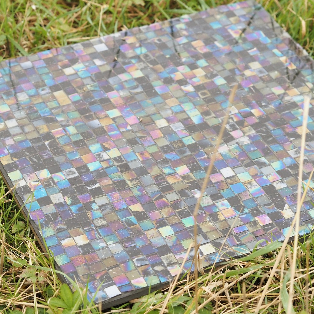 Handpainted glazed terracotta tile from the workshop of Agnès Emery (various sizes) - Only available in our physical shop