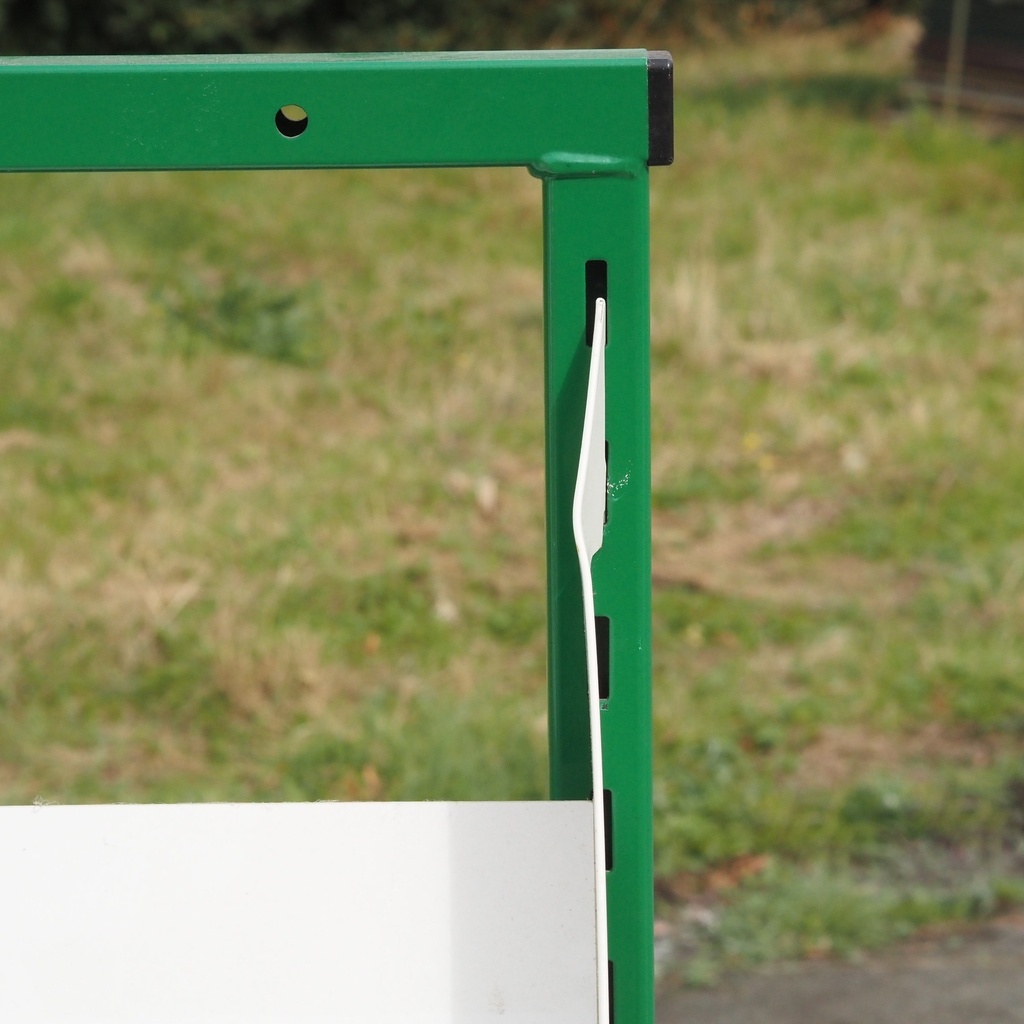 Library slanted display in powder coated steel (H. 145 x L. 104 cm)