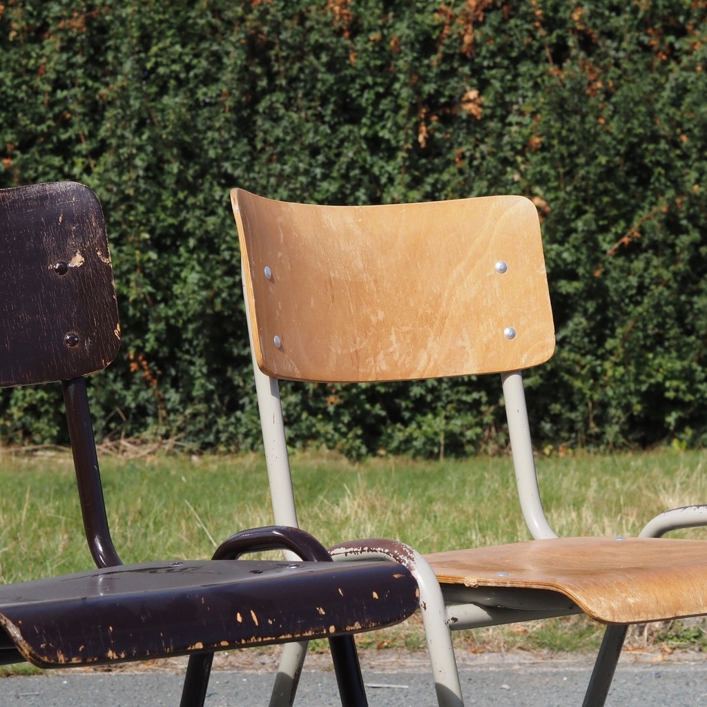 Stackable school chair in plywood