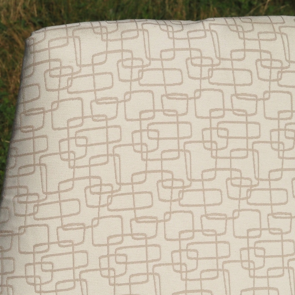 Lounge chair with removable fabric cover