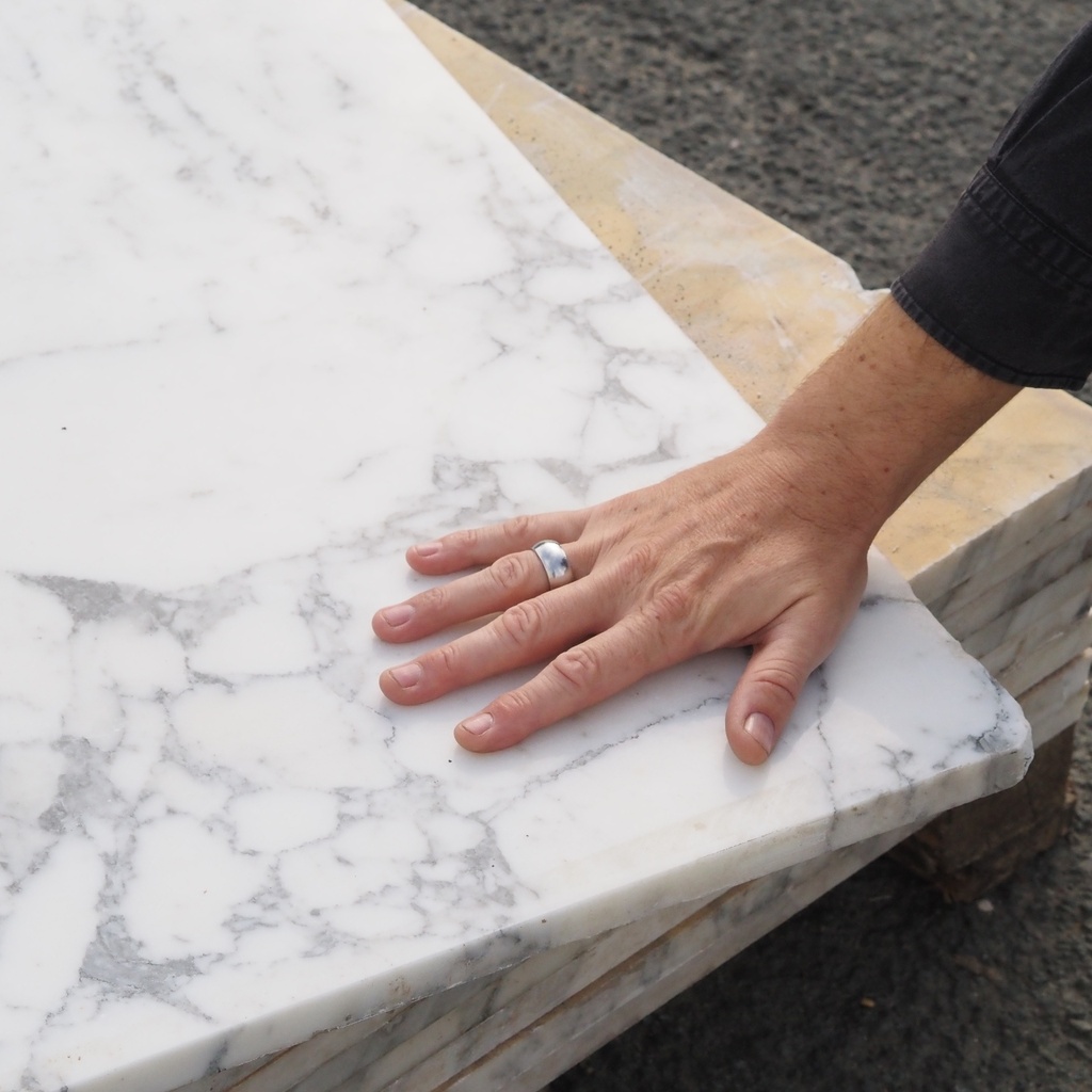 Travertine slabs from an office building in Paris (2,3 - 2,4 cm thick) - Sold per batch