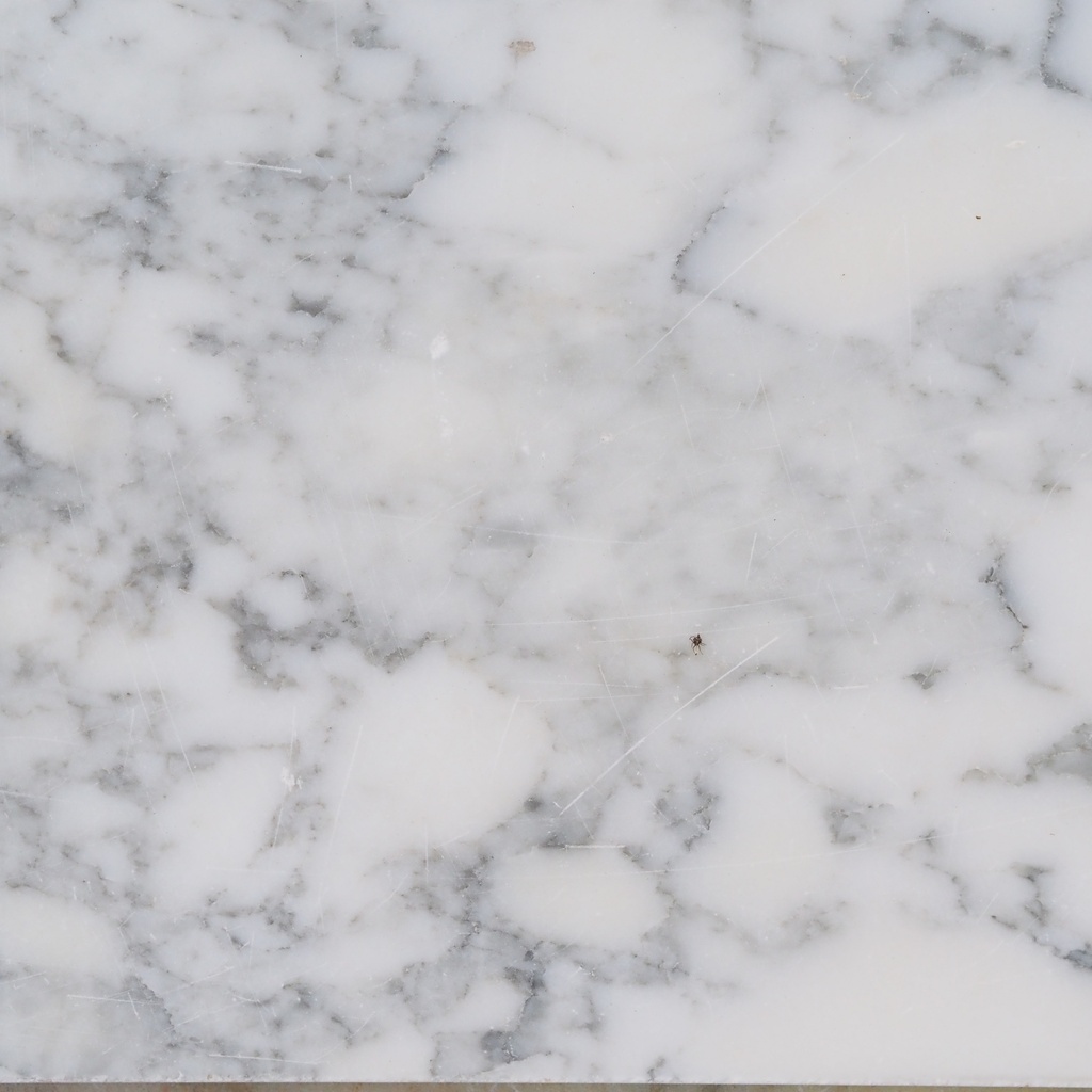 Travertine slabs from an office building in Paris (2,3 - 2,4 cm thick) - Sold per batch