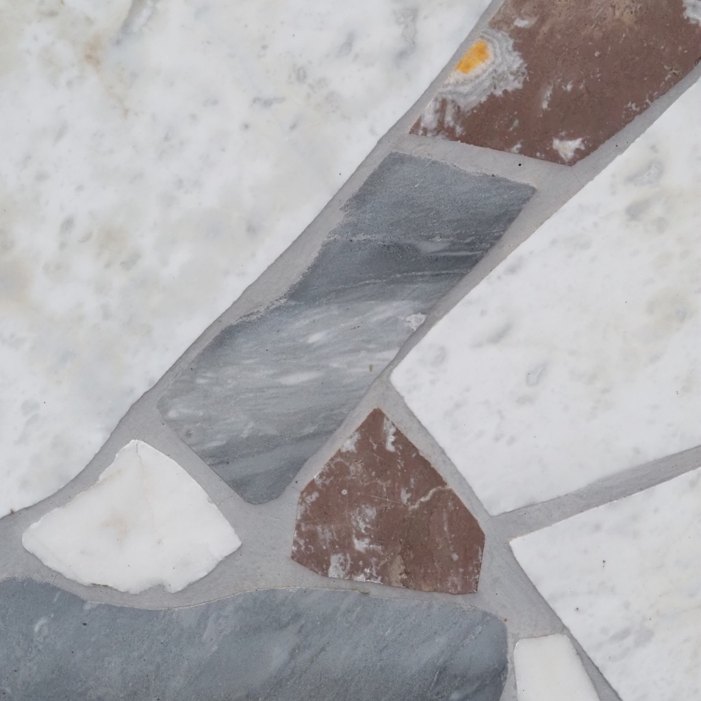 Natural stone slabs (various sizes)