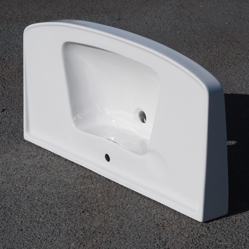 Large bathroom sink in ceramic by Pozzi