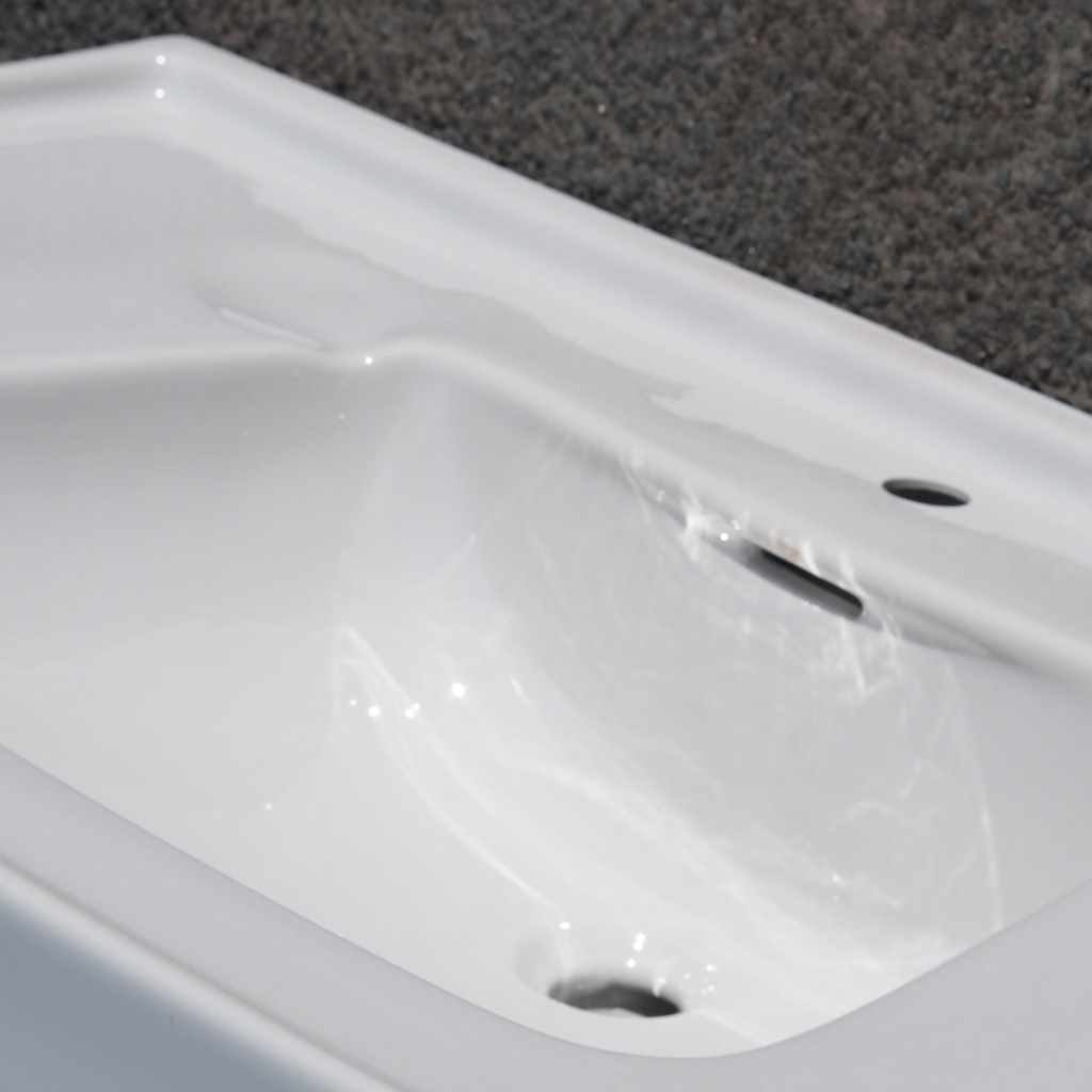 Large bathroom sink in ceramic by Pozzi