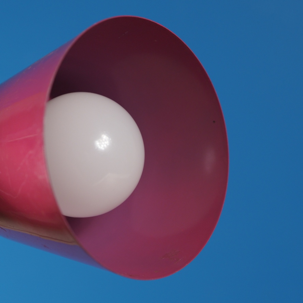 Hanging light in opaline glass (⌀ 15 cm)