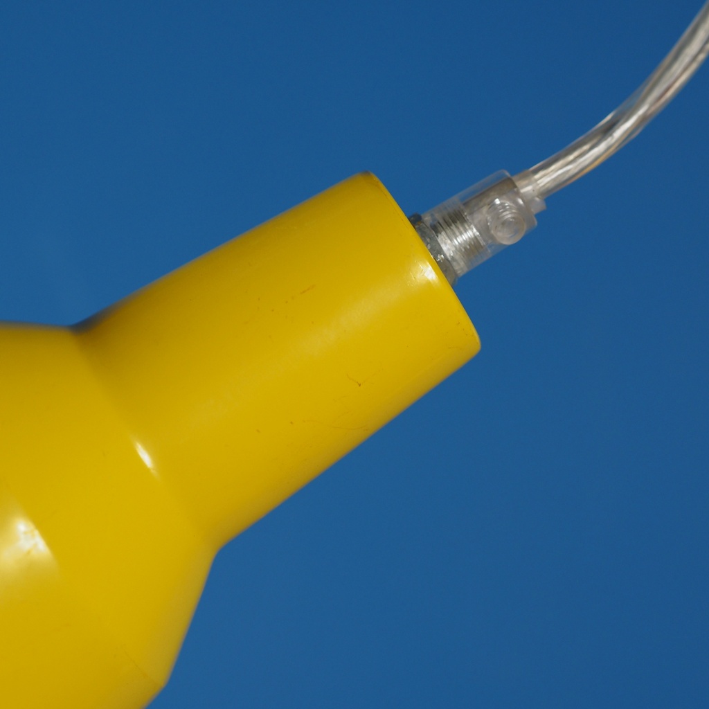 Hanging light with an aluminium lampshade - Yellow