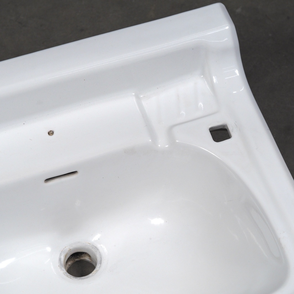 Double bathroom sink in green glazed porcelain by Villeroy & Boch