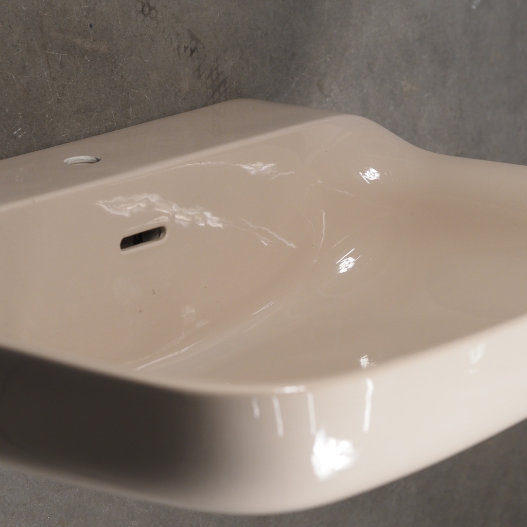 Double bathroom sink in green glazed porcelain by Villeroy & Boch