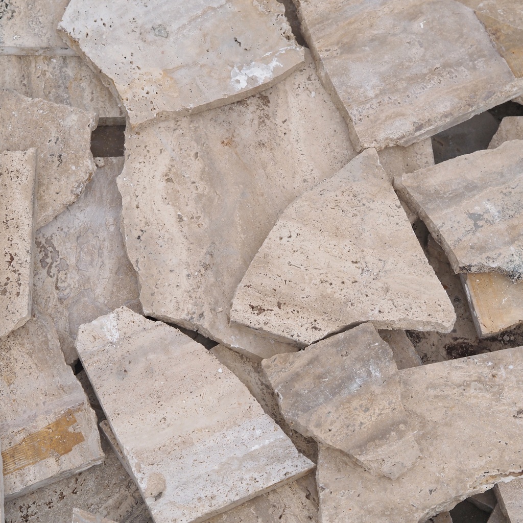 Batch of reclaimed travertine slabs for opus incertum (± 20m2) - Only in our physical shop
