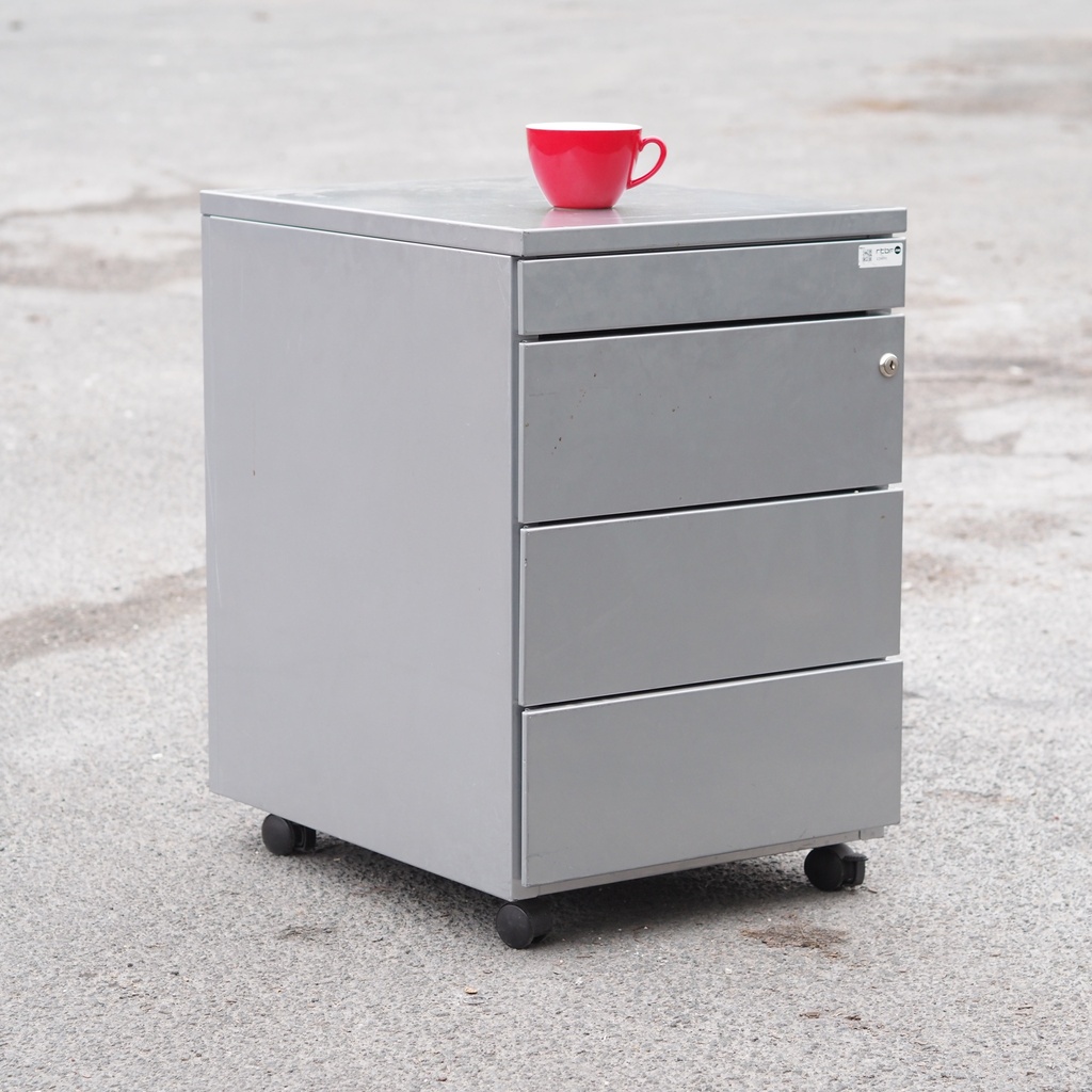 Drawer unit by Gispen in white lacquered steel