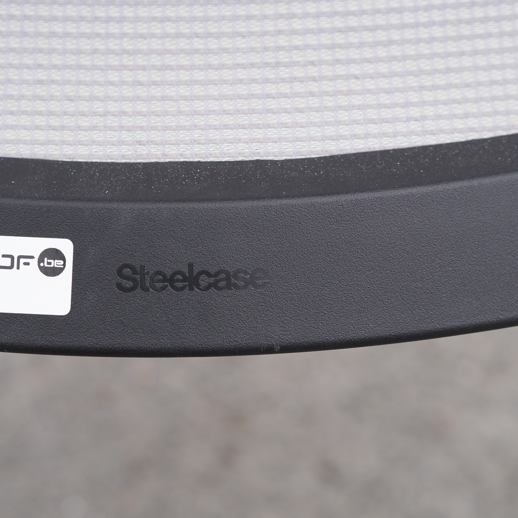 Stackable chair in Pagwood by Thur-op-seat