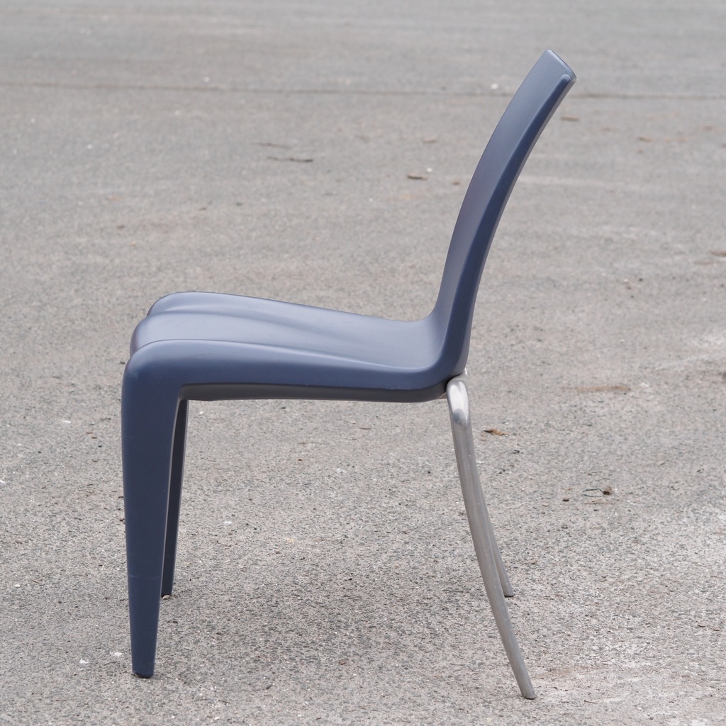 Stackable chair in Pagwood by Thur-op-seat