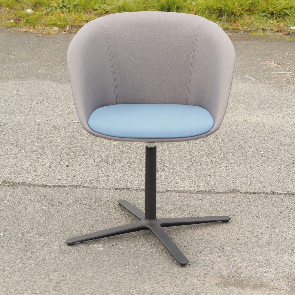 Stackable chair in Pagwood by Thur-op-seat