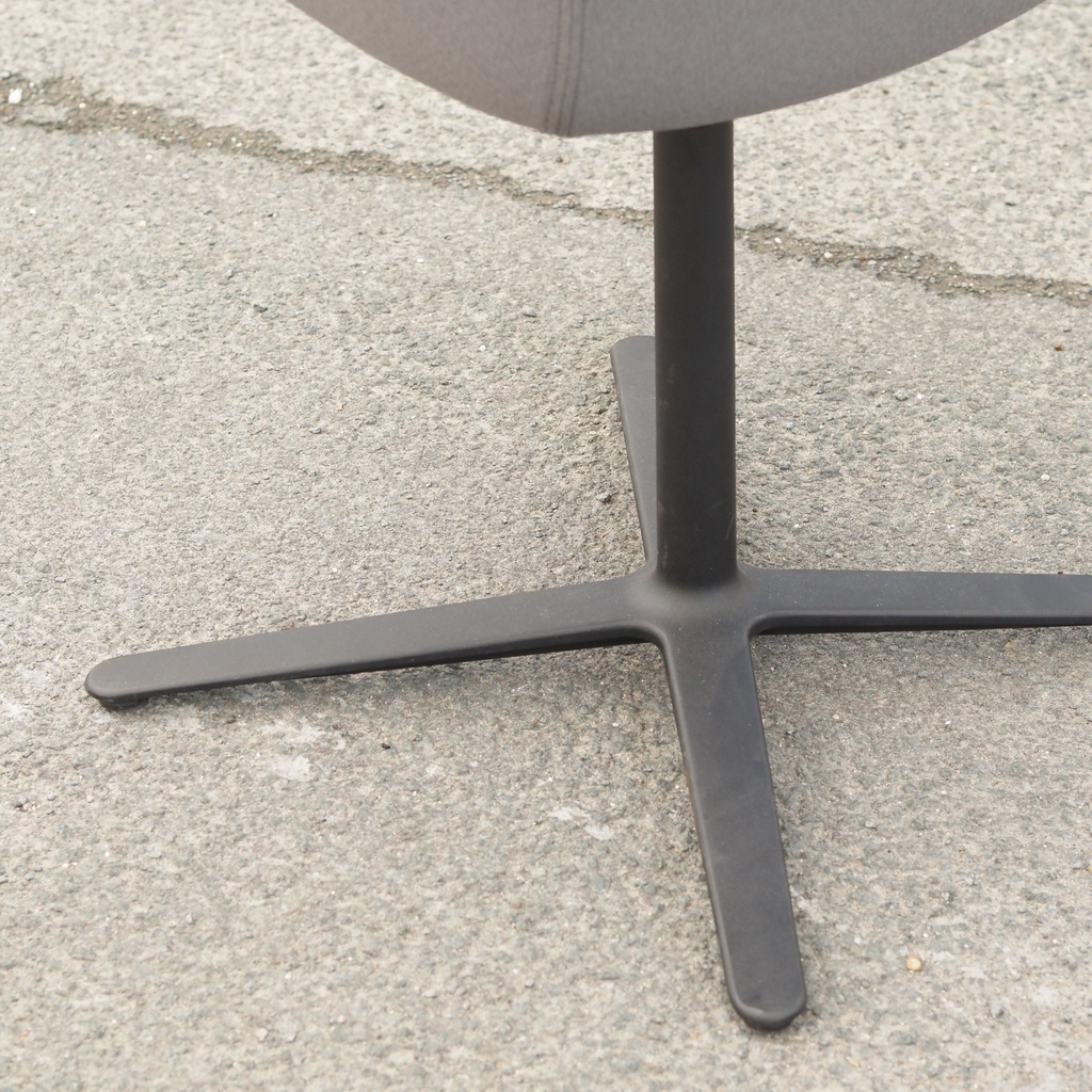 Stackable chair in Pagwood by Thur-op-seat