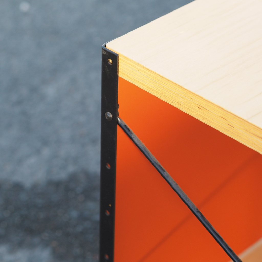 Stackable chair in Pagwood by Thur-op-seat