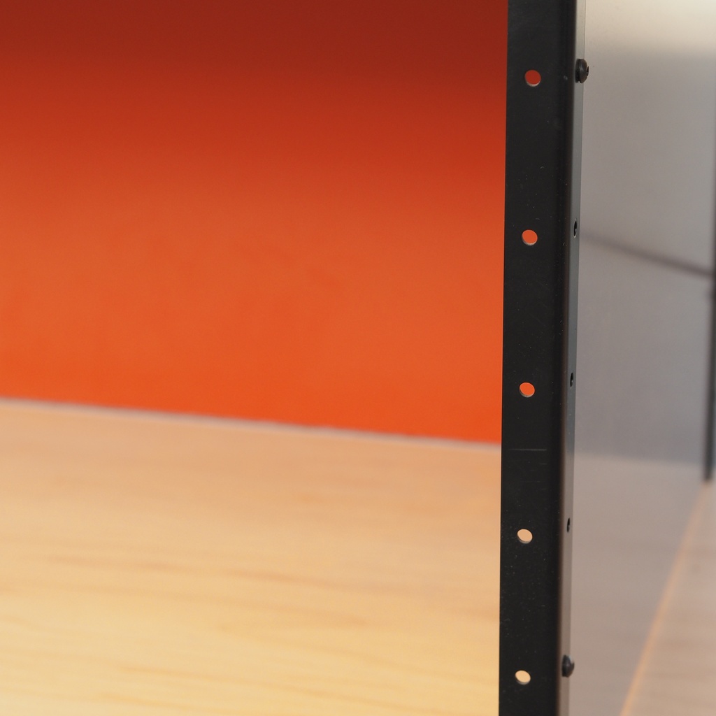 Stackable chair in Pagwood by Thur-op-seat