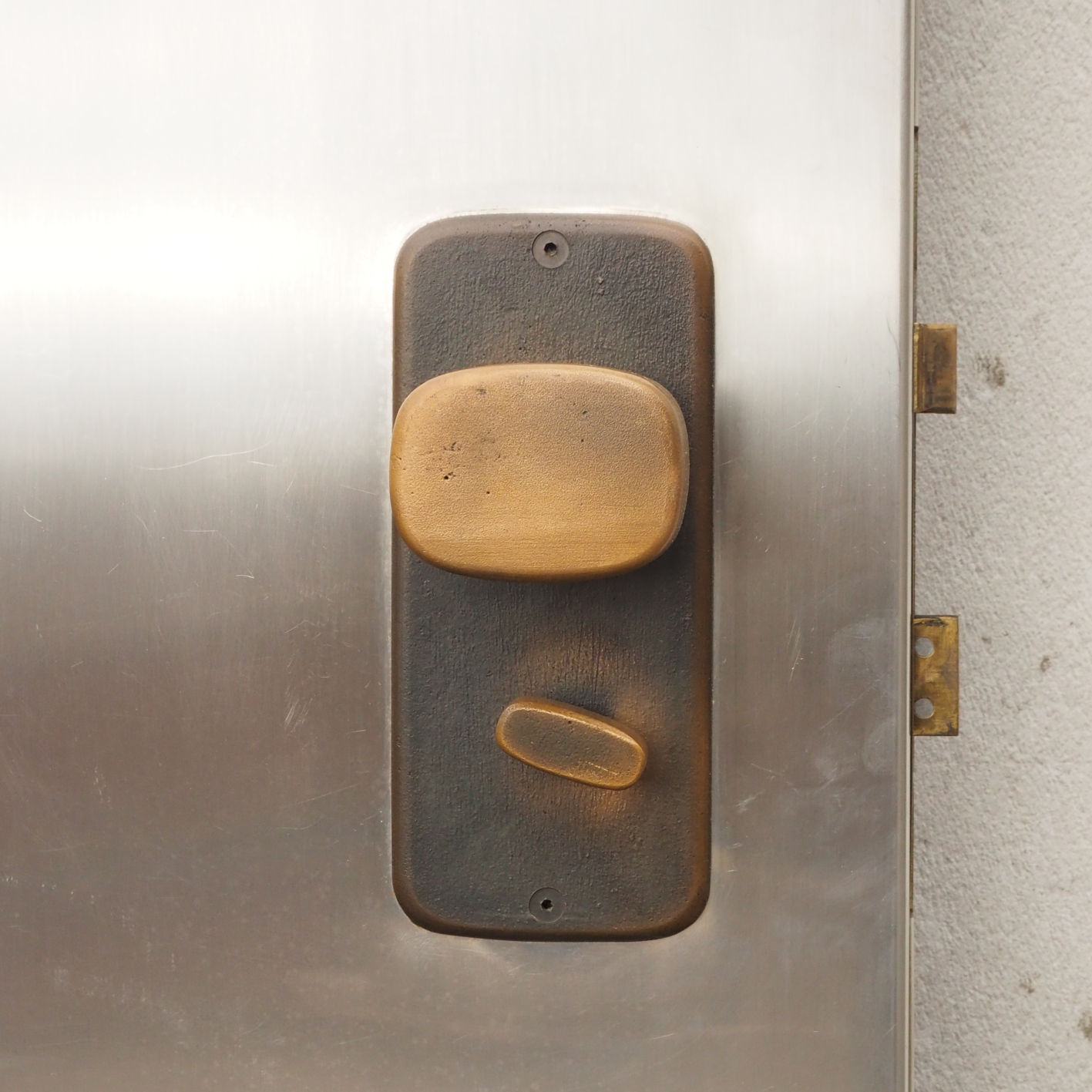 Door in stainless steel with door handles by Jules Wabbes (H. 199 x 64,5 cm) – Left