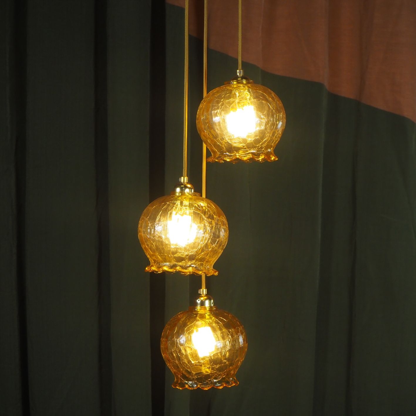 Orange hanging light ‘Ursula’