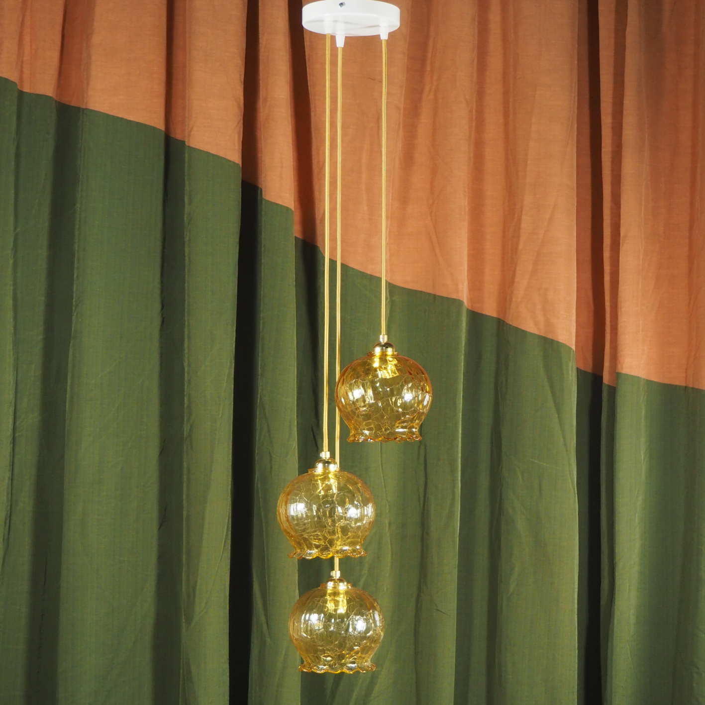 Orange hanging light ‘Ursula’