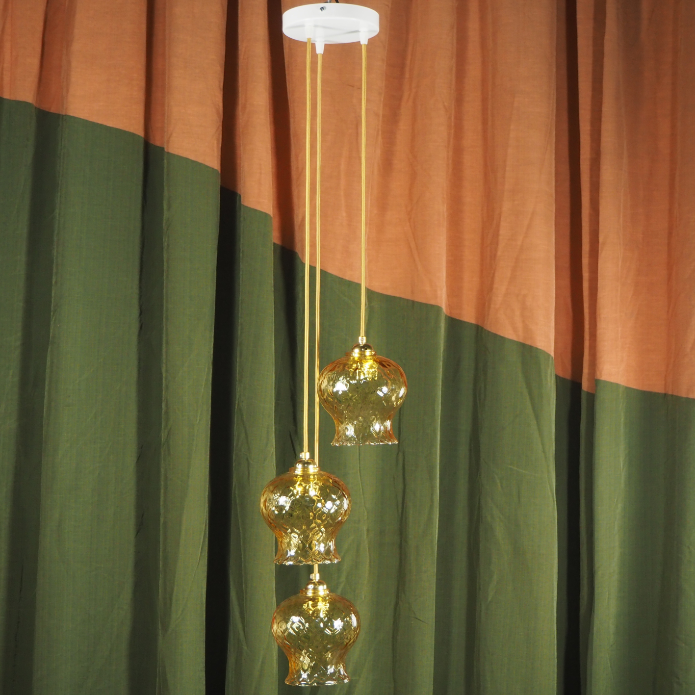 Hanging light ‘Maria’ in textured glass