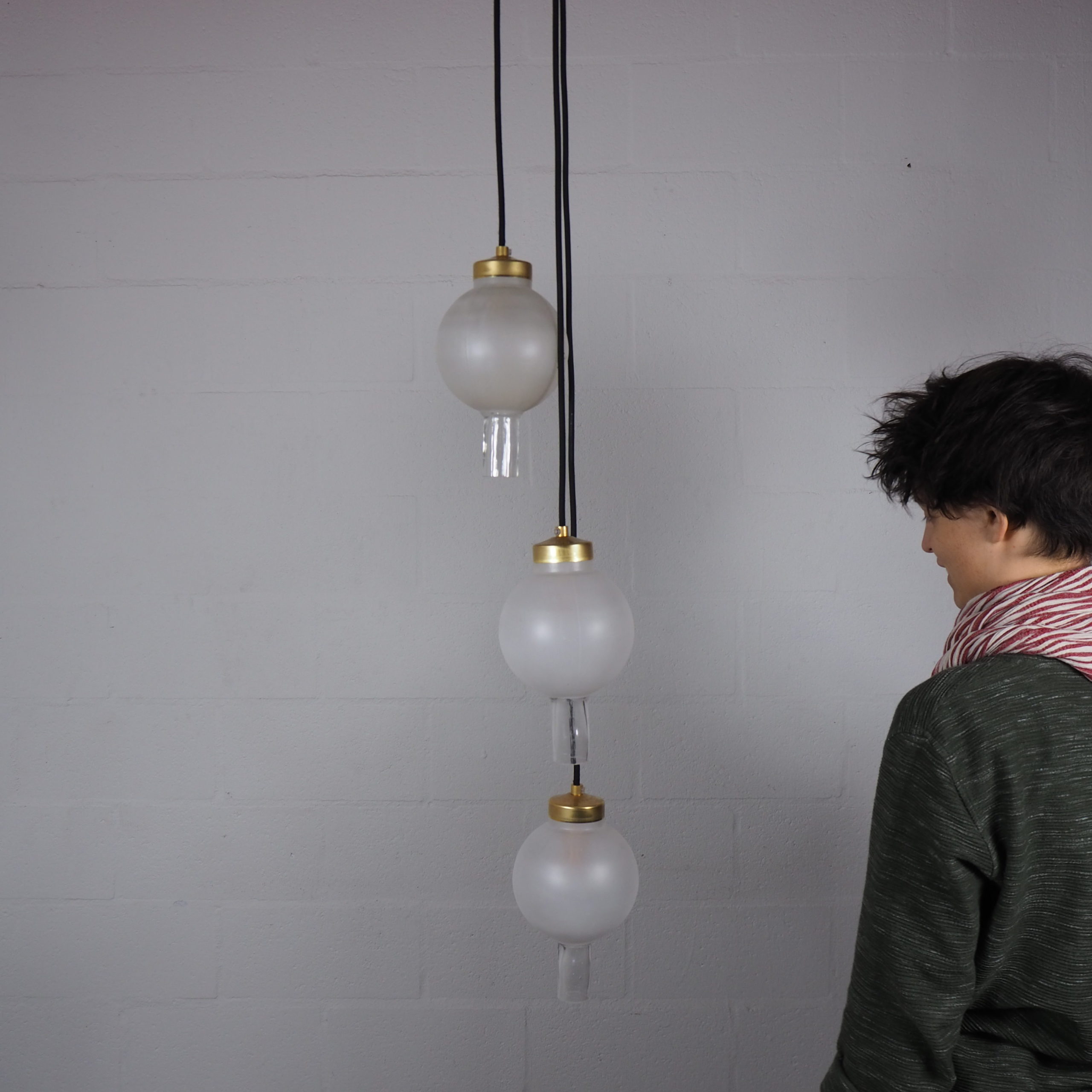 Frosted glass pendant light ‘Tristan’