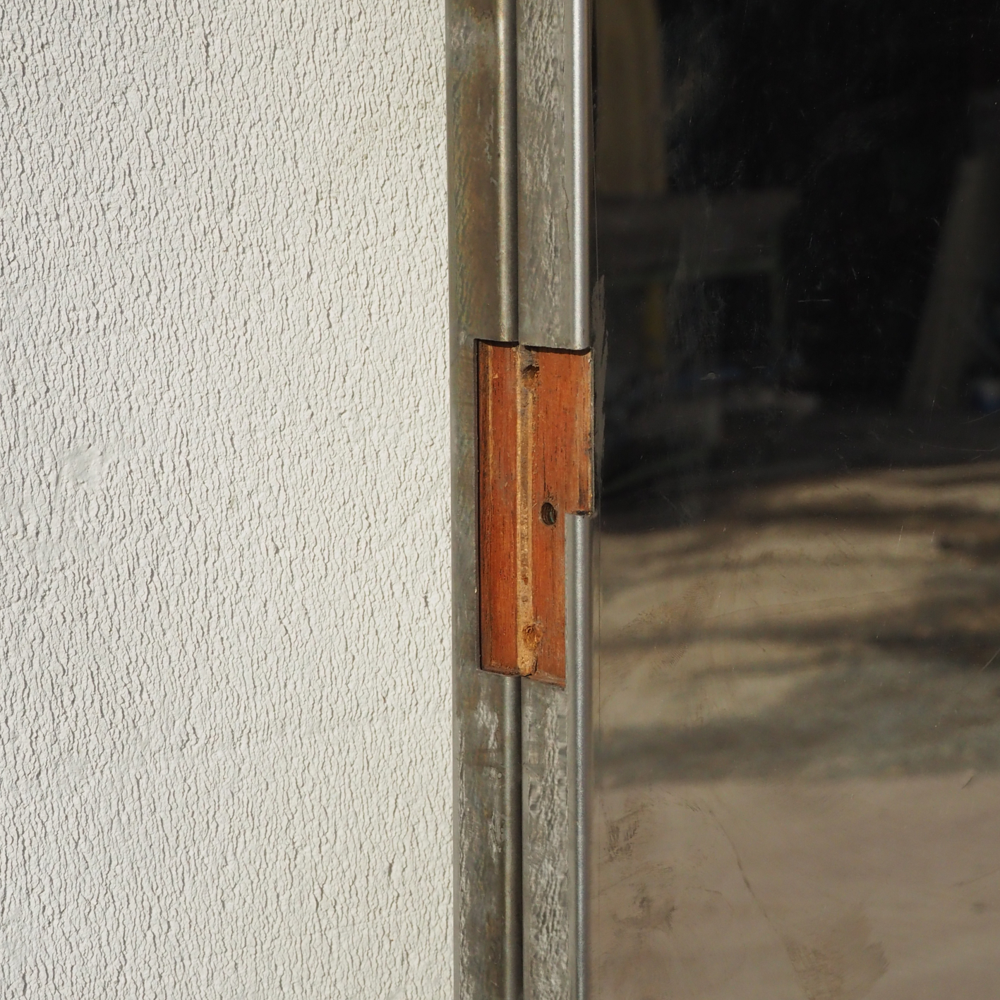 Door in stainless steel with bronze door handles by Jules Wabbes (H. 198 x 53 cm) – Right