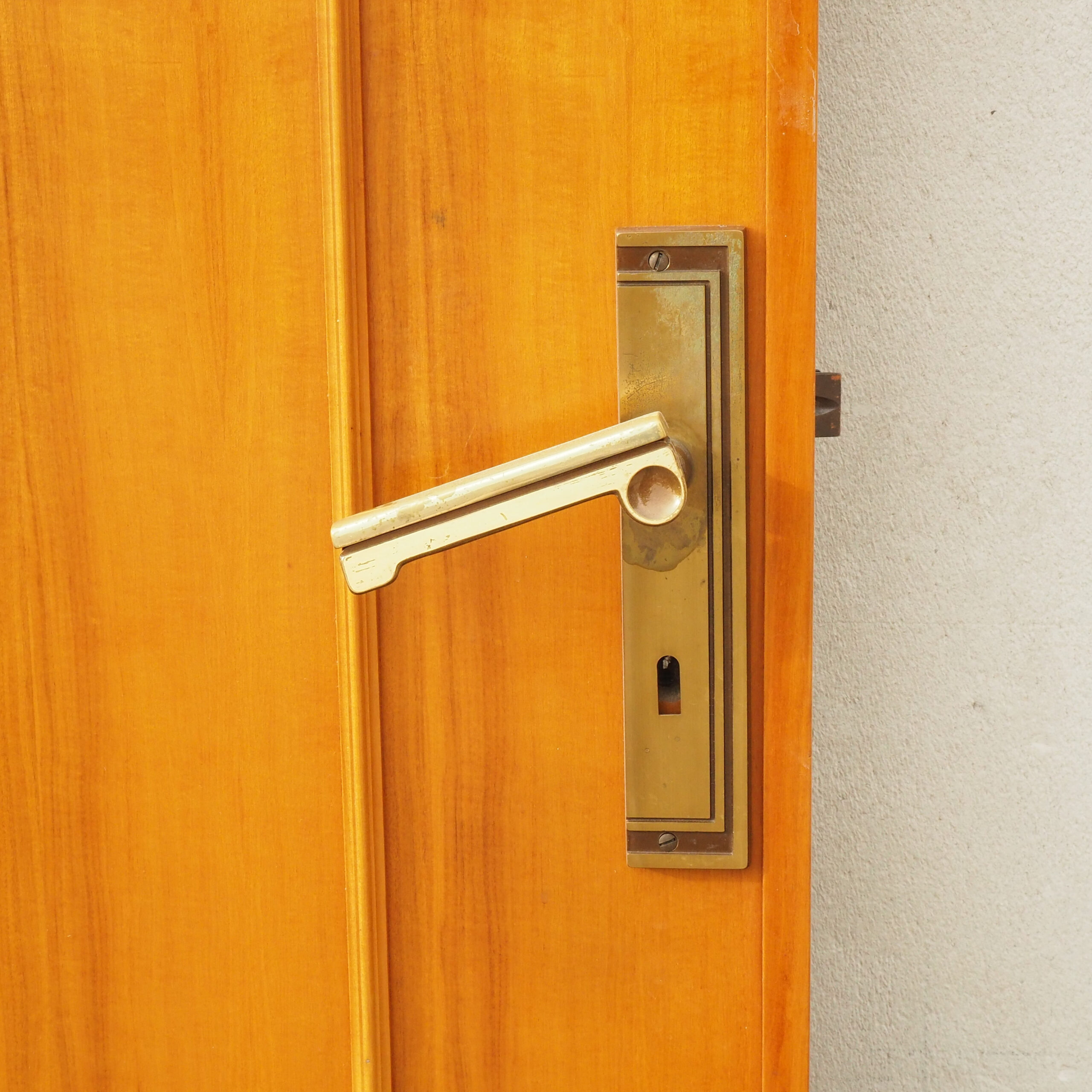 Varnished wooden door (H. 198.2 x W. 78.2 cm) – Right/Left
