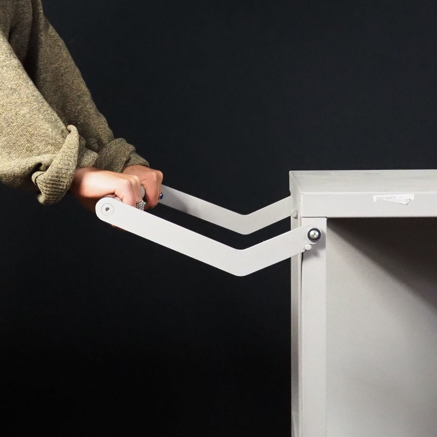 Office trolley in steel with shelfs for file storage