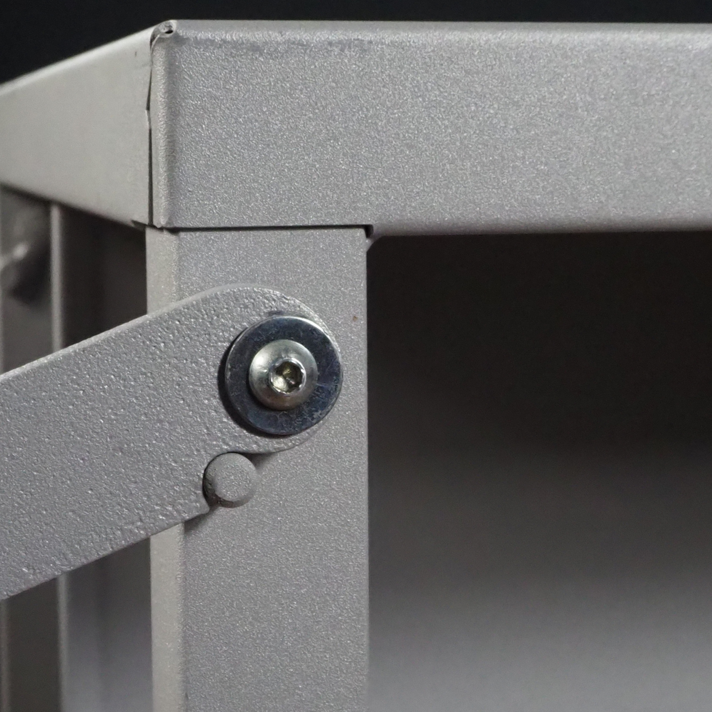 Office trolley in steel with shelfs for file storage