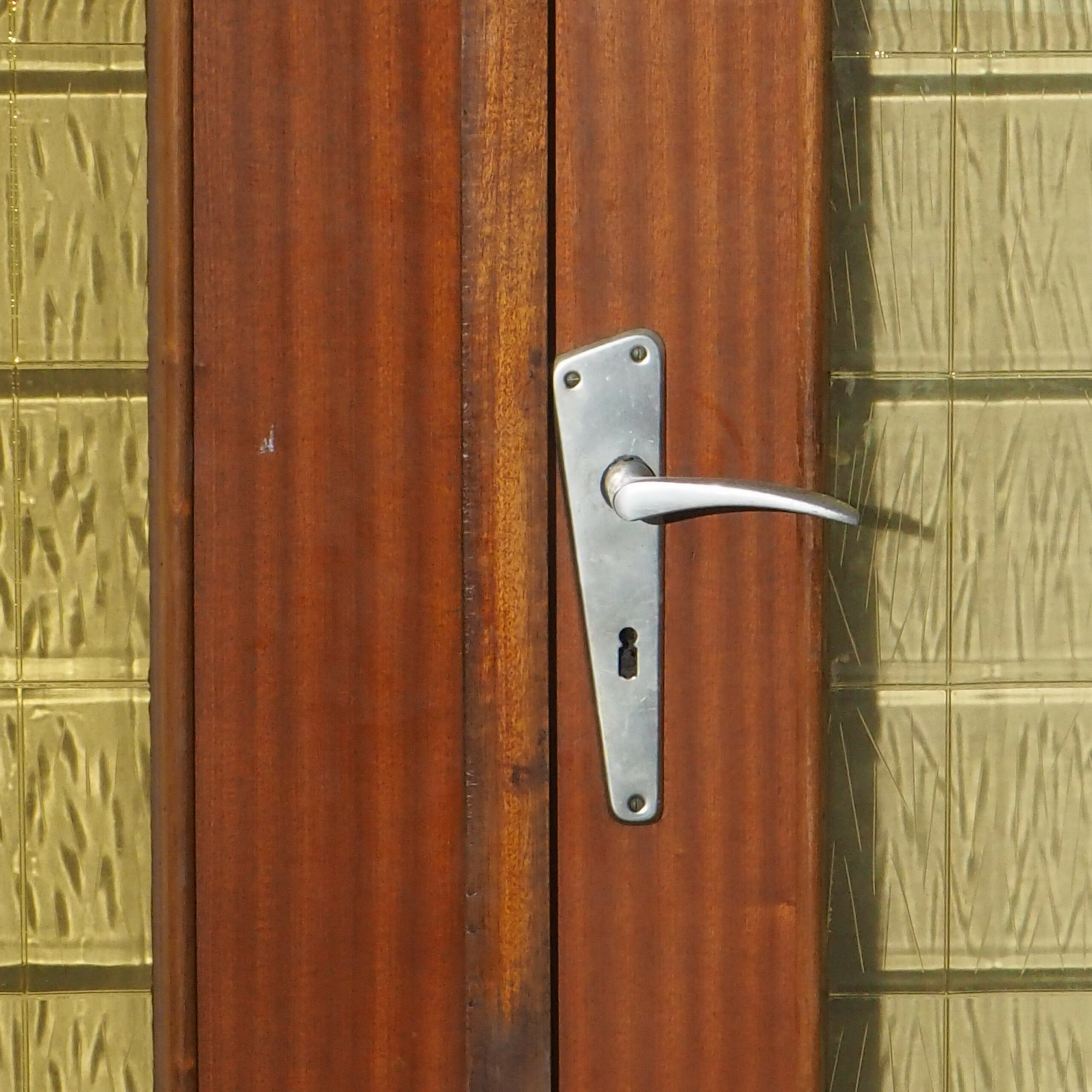 Double door in wood with textured glass panels (H. 202.5 cm x (W. 81 cm + 77.5 cm)) – Left