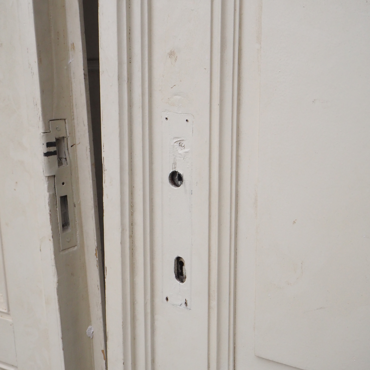 Double door in wood (H 292 cm x (W 65 cm + 65 cm)) – Left