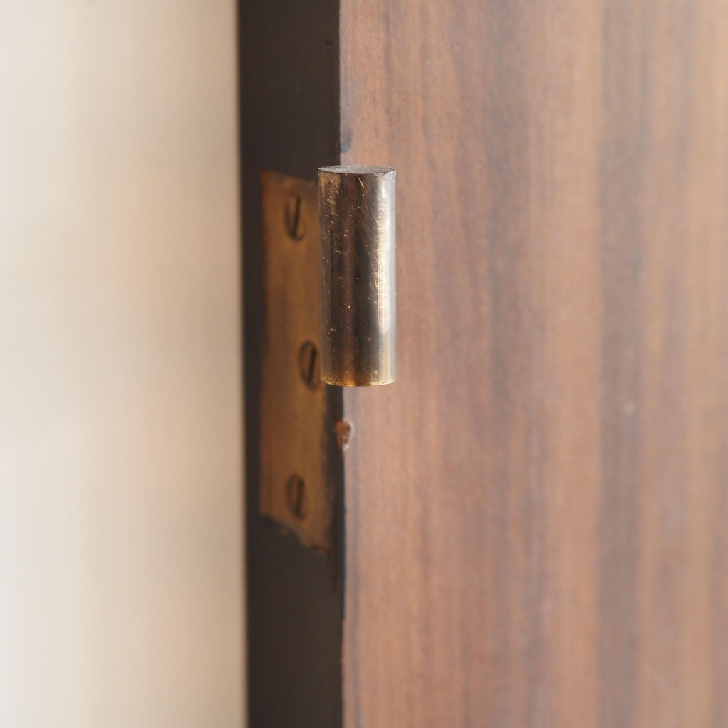 Small door with door handle and signage by Jules Wabbes (H 93,5 cm x 78 cm)