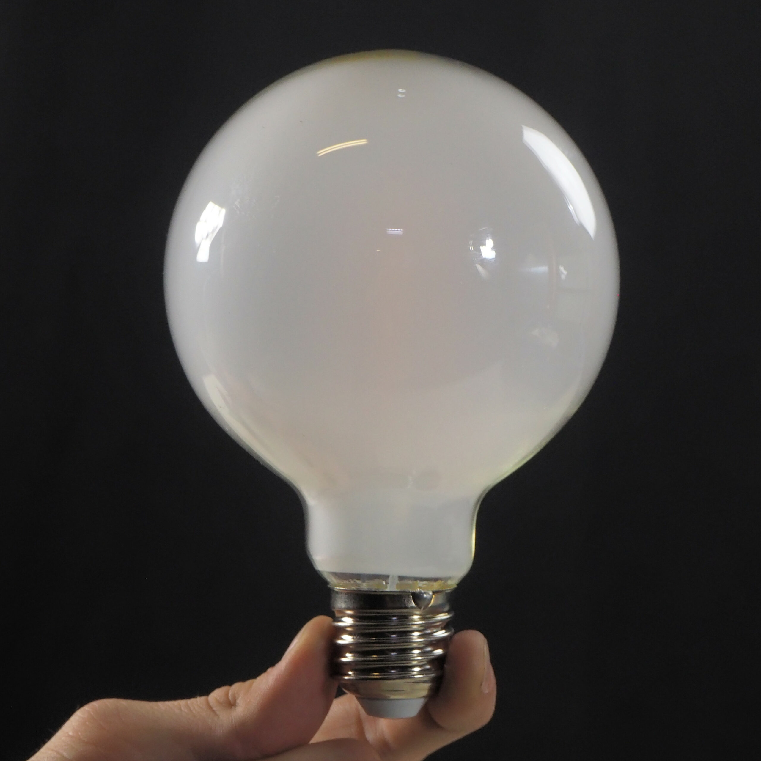 Filament LED E27 globe 11 watt frosted