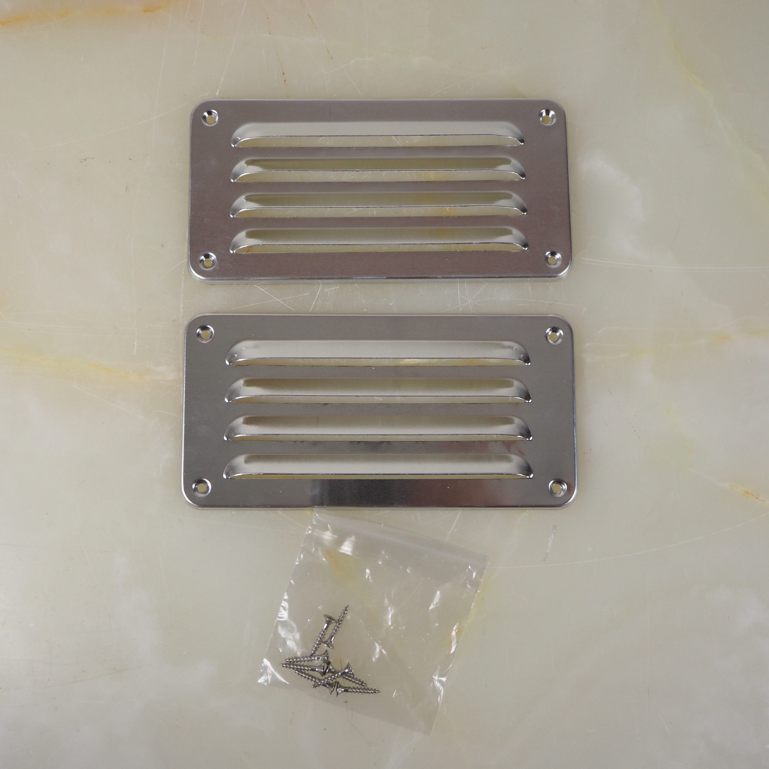 Ventilation grill in aluminium (180 x 90 mm, set of 2)