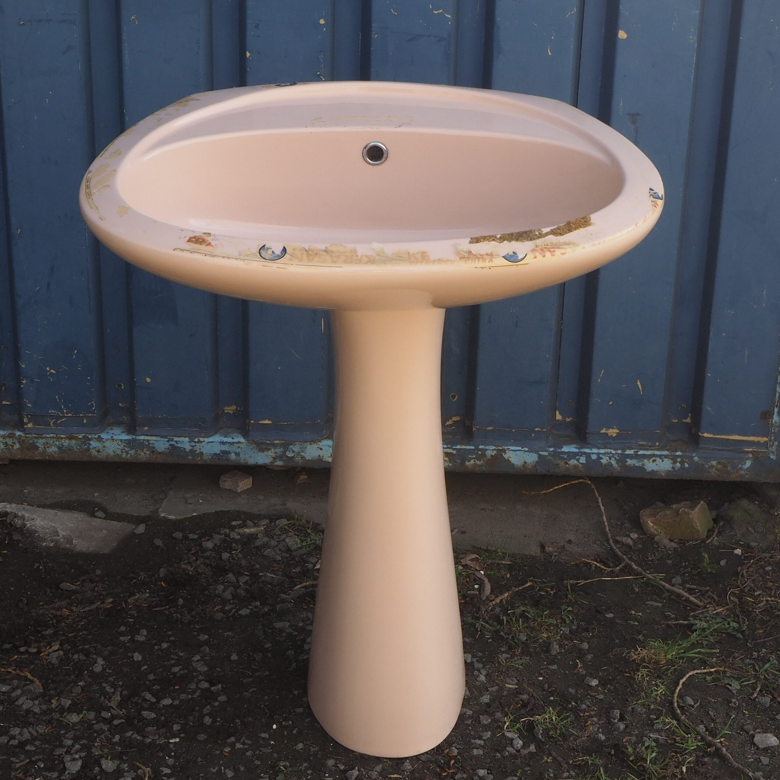 Peach gradient pedestal bathroom sink 'Warneton - Made in Belgium' ca. 1970