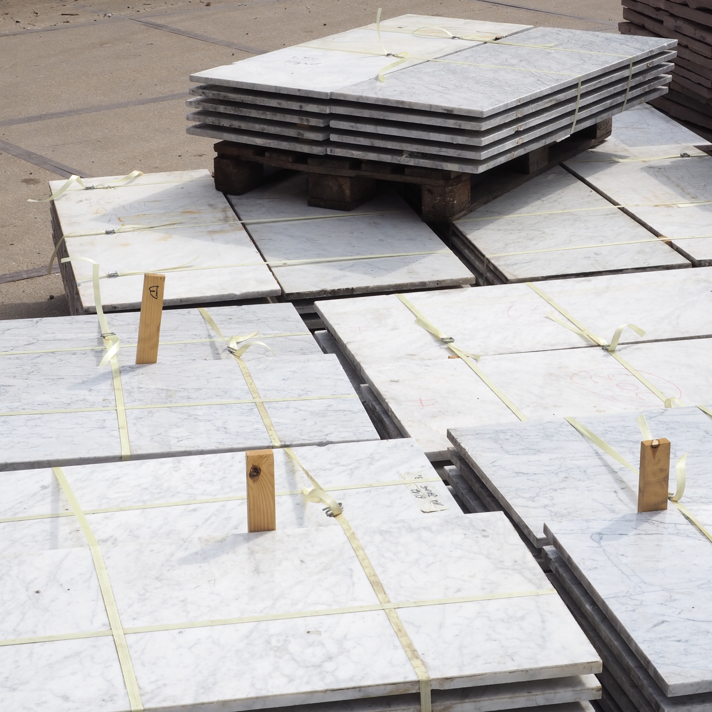 Batch of white marble from CCN building (+/- 8.5 m2)