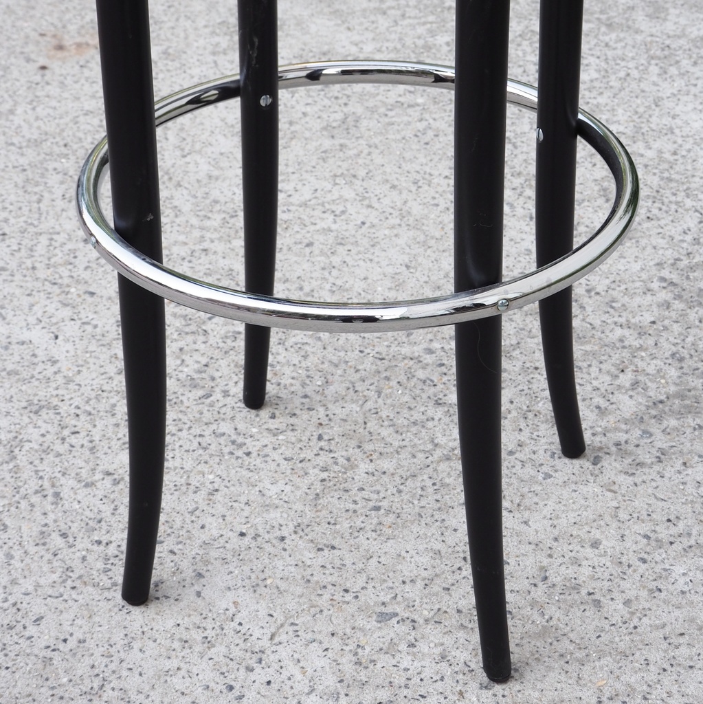 Bar stool '204 RH' by Thonet in black stained beech (ca. 1880)
