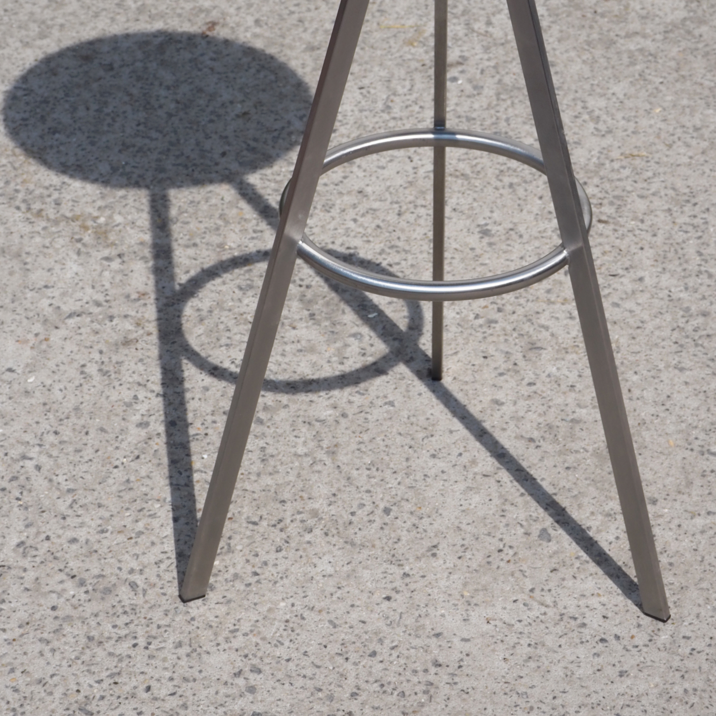 Light bar stool 'Tri-Space' by Terence Woodgate for Case