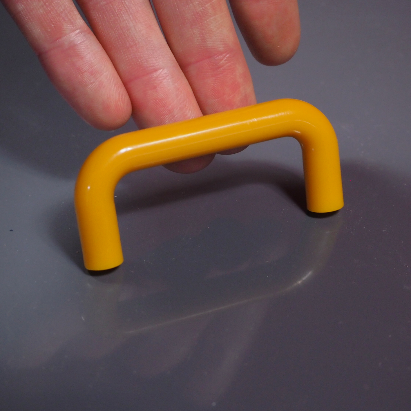 Cabinet handle in plastic - Mustard - Small