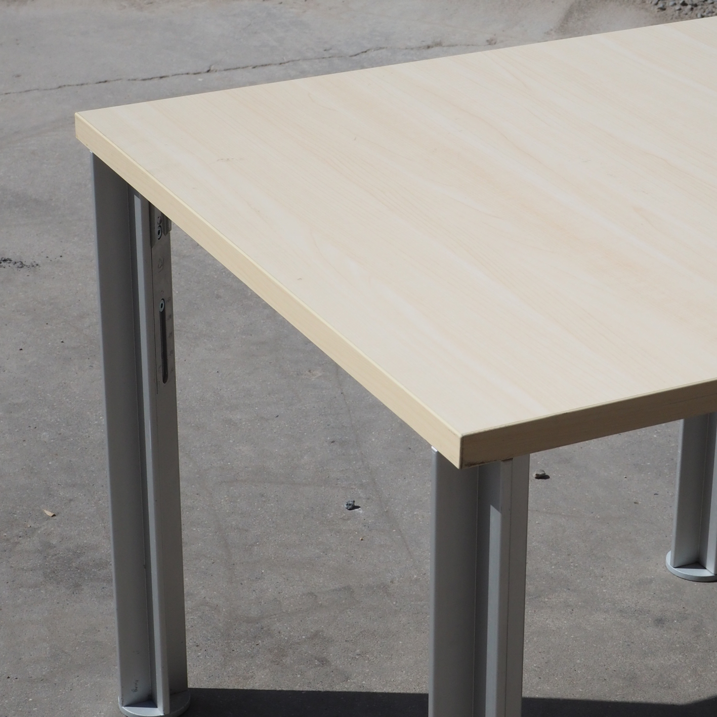 Office table by Bulo