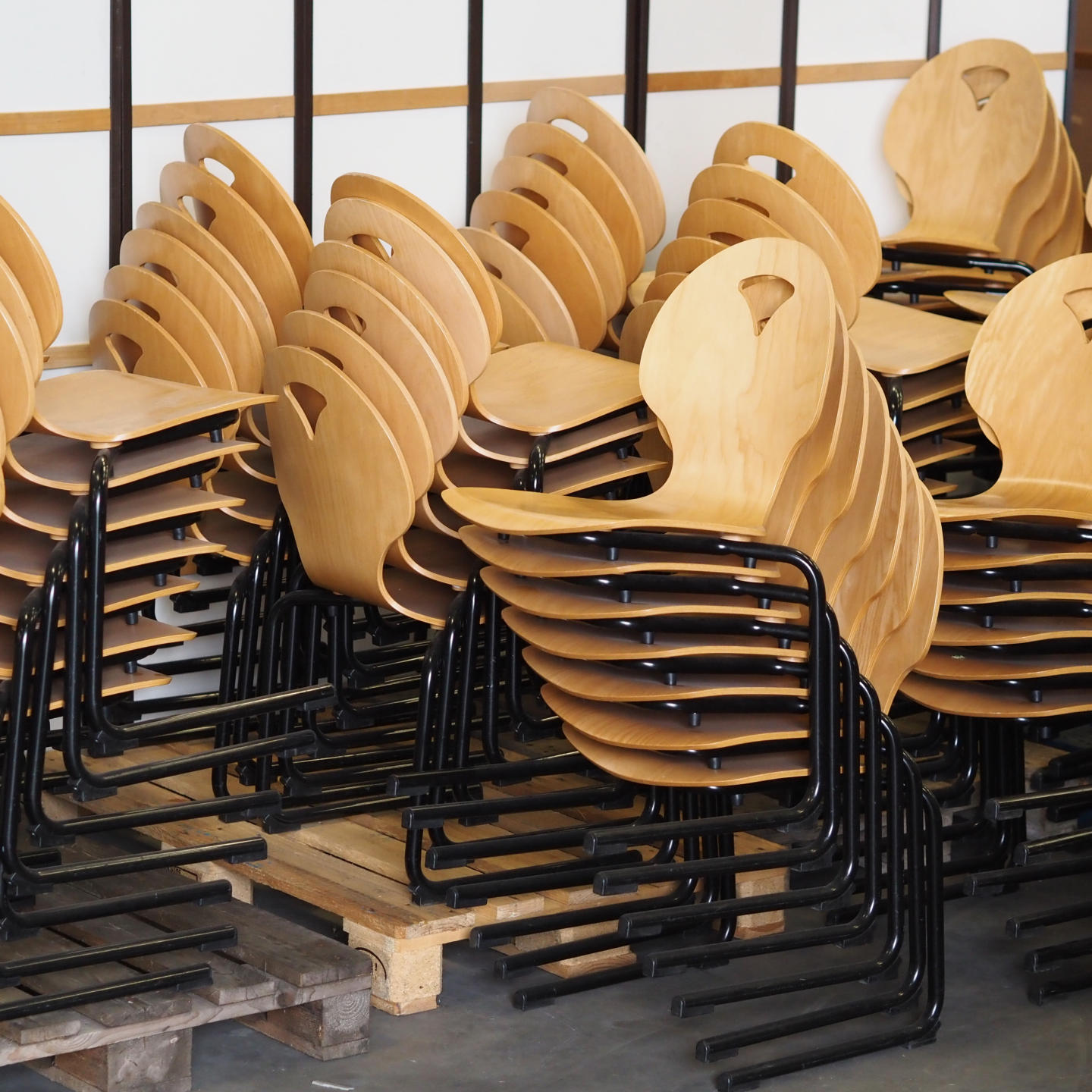 Stackable plywood chair by Metafox