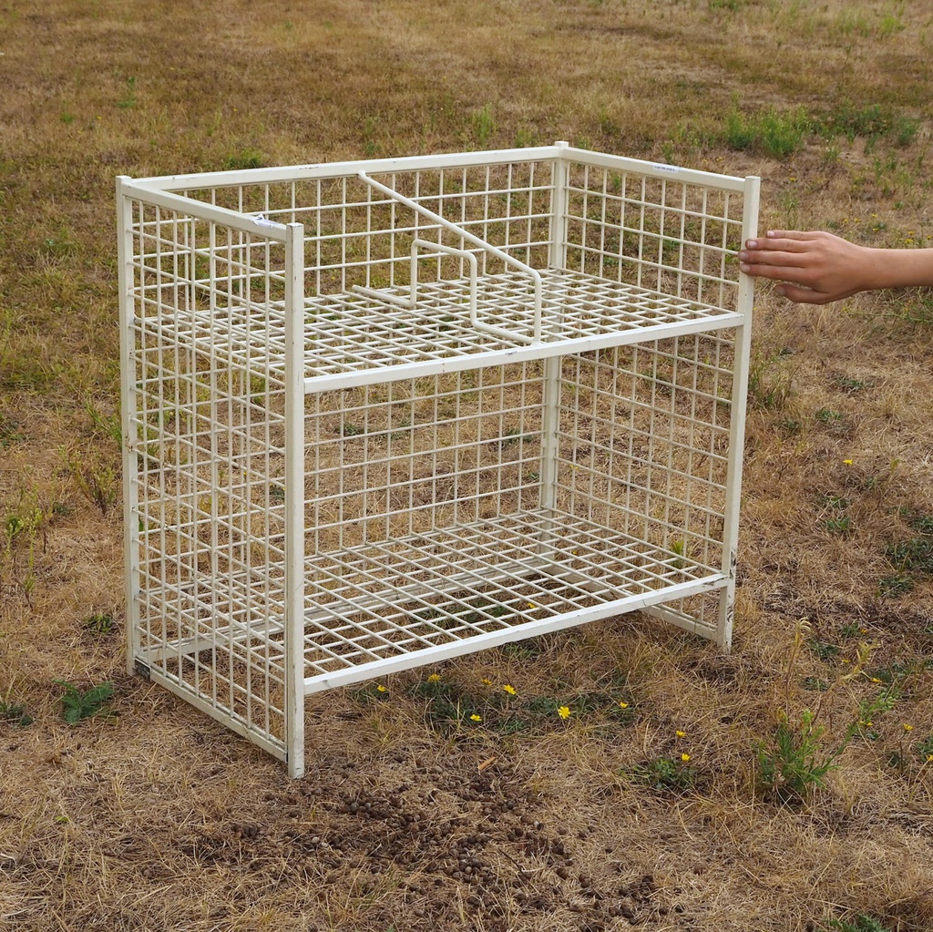 Wire shelving unit in lacquered steel