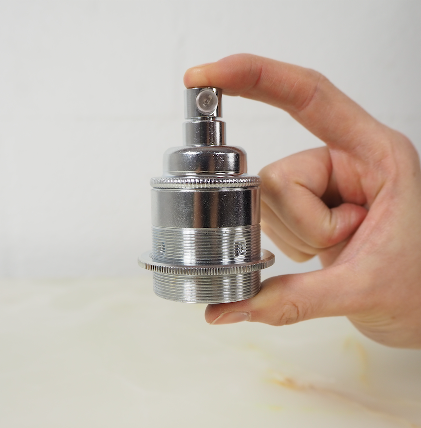 Chromed brass E27 socket with ring (New)