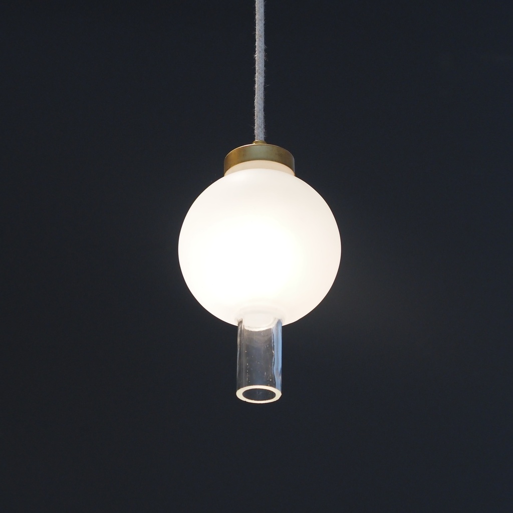 Hanging light ‘Tristan’ in frosted glass